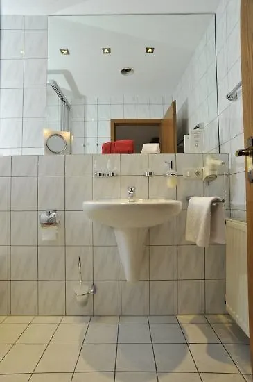 Hotel Bergischer Hof Ratingen 3*,